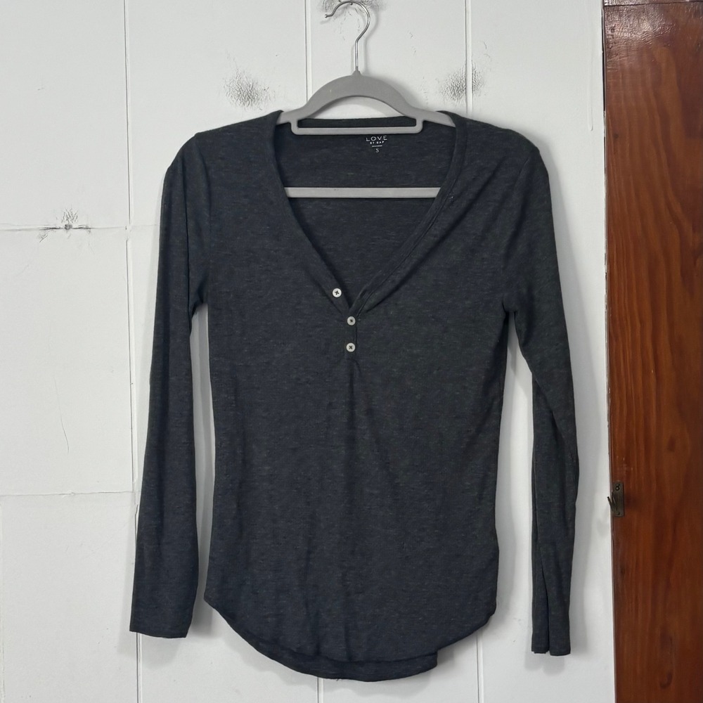 Love by Gap Womens Charcoal Gray Long Sleeve Henley V-Neck Top Small